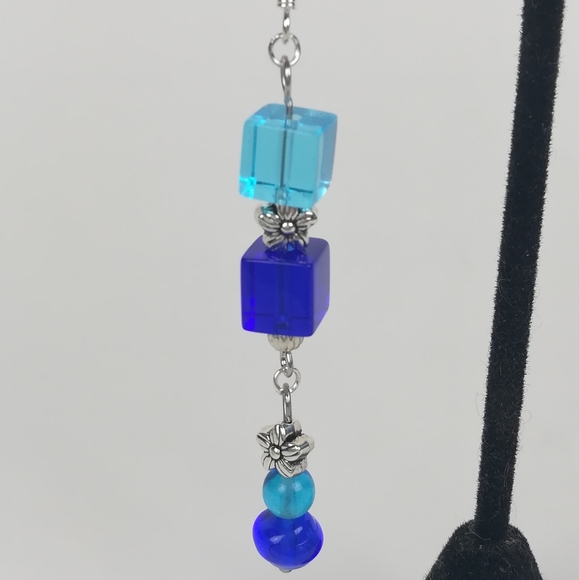 Two tone blue glass beaded dangle earrings - Picture 2 of 2